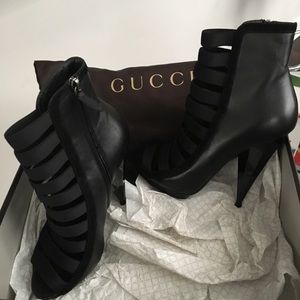 Gucci pumps